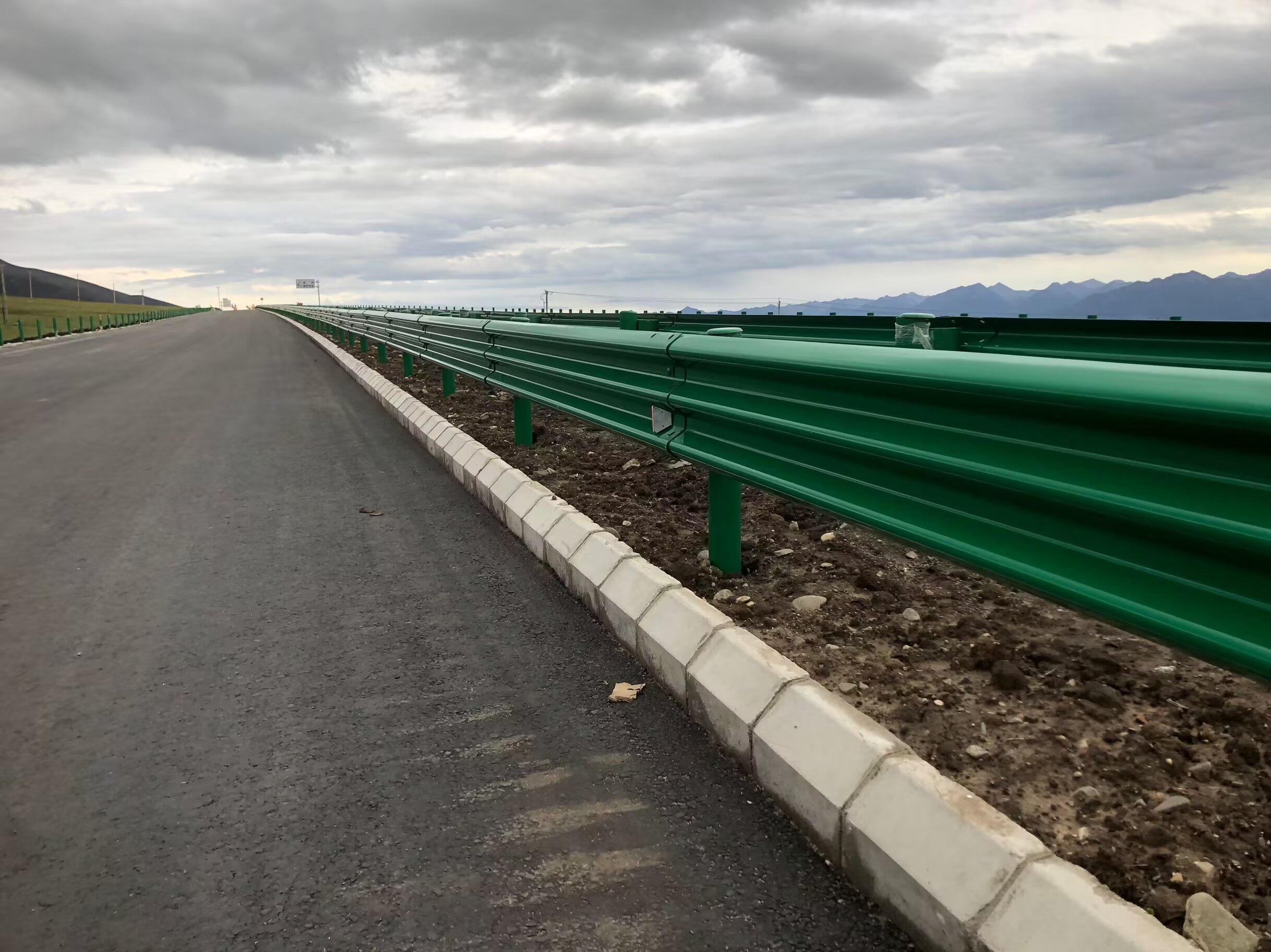 通江县乡村公路波形护栏高速公路波形护栏 - 推荐